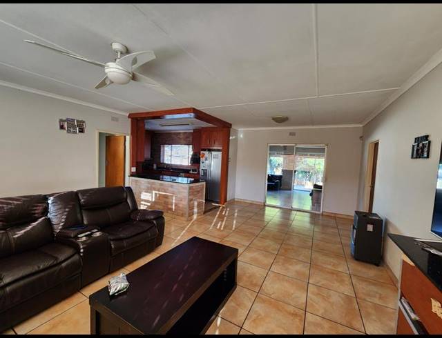 4 BEDROOM HOUSE FOR SALE IN BIRCHLEIGH